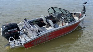 Это надо видеть!!! Обновленная Girgis 440.  Первое знакомство с лодкой. Рыбалка на Волге. Часть1.