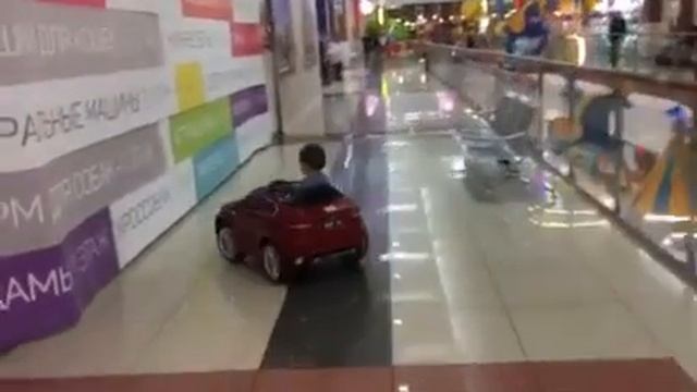 Прогулка по ТЦ Вива смотреть онлайн