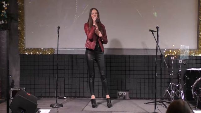 Отчетный концерт в HOLLYWOOD STARS VOCAL PRODUCTION STUDIO 23.12.18 смотреть онлайн