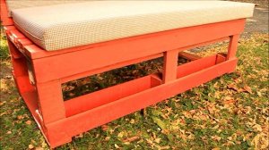 Мебель из паллет -  Диван из поддонов - легко и просто своими руками