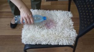 Как вывести свежее пятно от вина с ковра