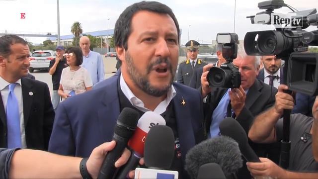 Genova, crolla ponte Morandi. Salvini: "Subito i nomi dei colpevoli" смотреть онлайн