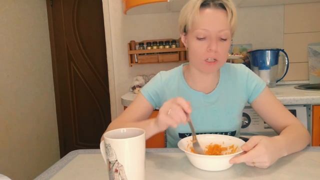 Прыгаю с телефоном как мартышка/МУКБАНГ