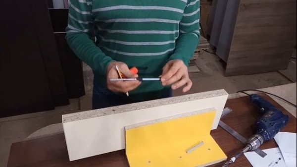 Полка со скрытым креплением