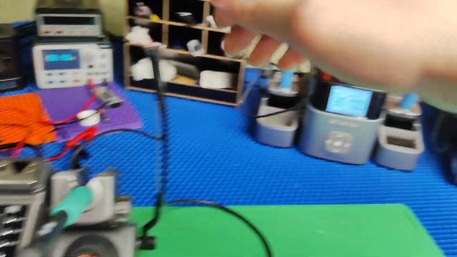 Сравнение паяльных станций AiXun T420d и Aifen-a902