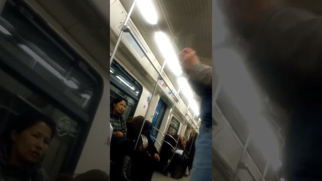 MOV 0017 Москва, 12.01.16, торговля в метро смотреть онлайн
