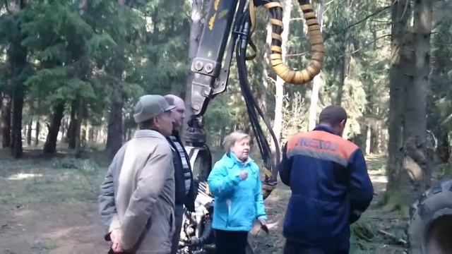 (27.04.2016) Местные жители - остановили валку смотреть онлайн