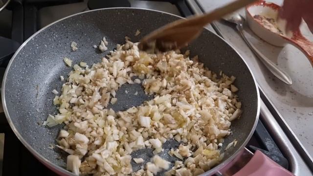 ВОТ ЭТО Я ПОПАЛА?ГОТОВЛЮ ЗАКУСОЧНЫЕ ГРИБОЧКИ И ПОСЛЕДНИЙ ПОДАРОК? смотреть онлайн