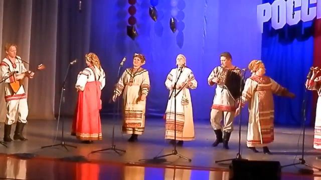 Ансамбль "Вечёрки" с.Сростки. Я у батюшки жила смотреть онлайн