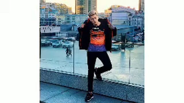 ПЕСНЯ ОДИН ДОМА НА 1 ЧАС смотреть онлайн