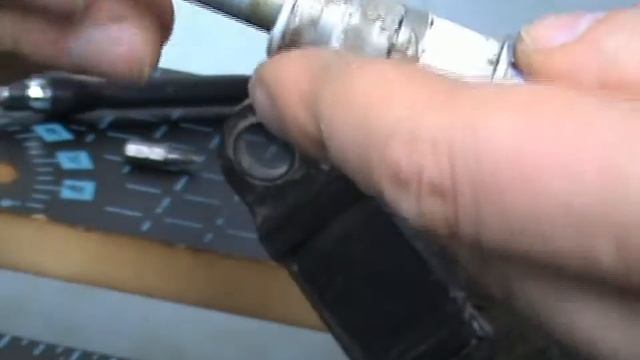 Замена подшипников на заднем колесе. Электросамокат Ninebot Kickscooter ES1 / ES2 / ES4 смотреть онлайн