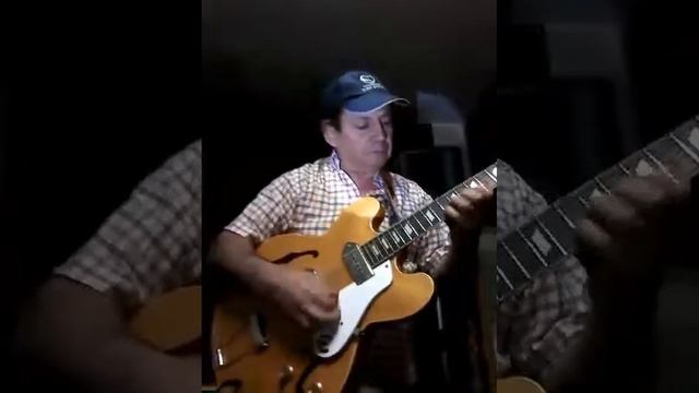 Mbremja e vallzimit autor F.DEDA , luan ne chitarre Adhurim shehaj. смотреть онлайн