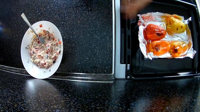 Запеченный фаршированный болгарский перец — Чушка бюрек • Готовить просто смотреть онлайн