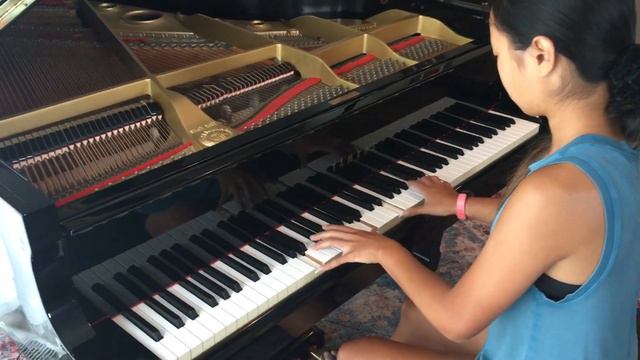 Stefani, performing Hans Zimmer's "Interstellar Main Theme". смотреть онлайн