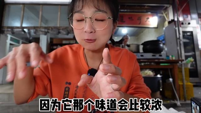 【逛吃成都合集一】红油拌肥肠“王炸蹄花”一口销魂！软烂脱骨无敌下饭，埋头炫巴适得板！【逛吃小猪猪】 смотреть онлайн
