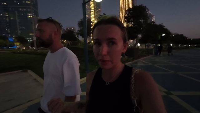 Не ДУБАЙ - первые впечатления от Абу-Даби. Набережная Корниш. Обзор отеля. ВЛОГ