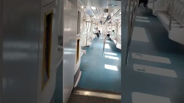 Bangalore Metro Training #In train #Rest time смотреть онлайн