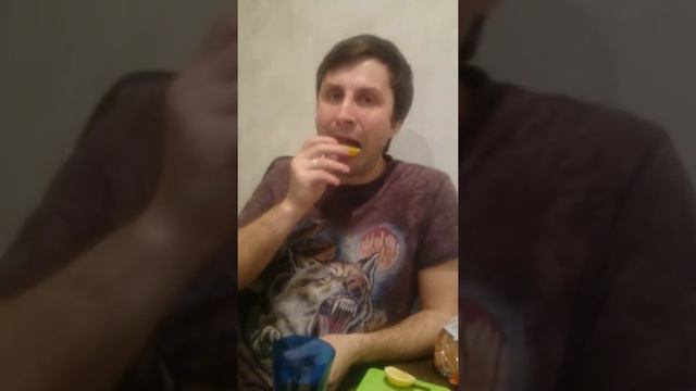 ТЕСТ НА ПСИХИКУ CHALLENGE С ИМБИРЕМ ЖЕСТЧЕ ЧЕМ С ЛИМОНОМ И ВАСАБИ CAT EAT TO LEMON