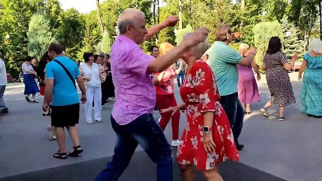 ЛАЧО, МАМА МИЯ! 15 ИЮЛЯ 2023 ГОДА ТАНЦЫ ХАРЬКОВ УКРАИНА смотреть онлайн