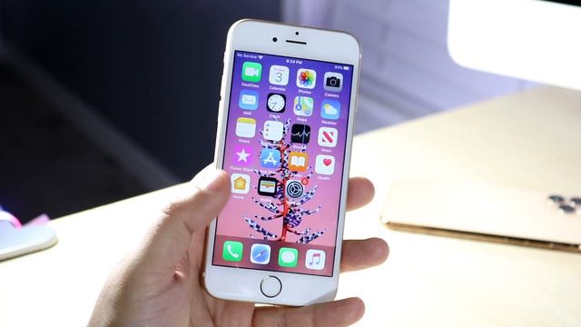 Get iPhone 11 Gestures On OLDER iPhones! (iPhone 6S, 6, SE, 7, 8) смотреть онлайн