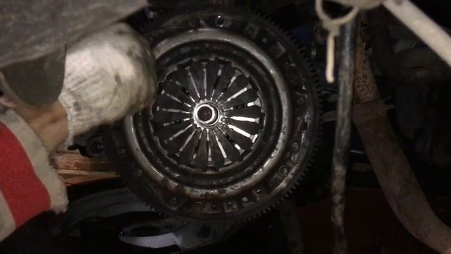 Передачи включаются, машина не едет Ваз 2109/Сломался диск сцепления/ Замена сцепления ваз 2109 смотреть онлайн
