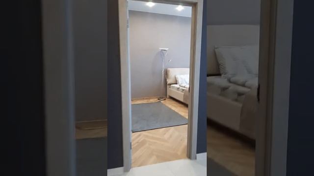 Сдаётся двухкомнатная квартира в самом центре Калининграда. 75 кв.м. смотреть онлайн