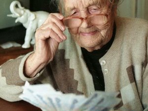 В каких случаях дети должны выплачивать алименты родителям ?