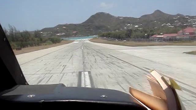 Taking off at St. Barths смотреть онлайн
