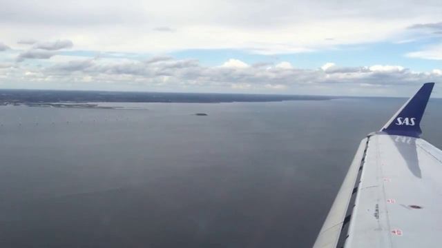 Landing to Copenhagen (CPH) airport смотреть онлайн