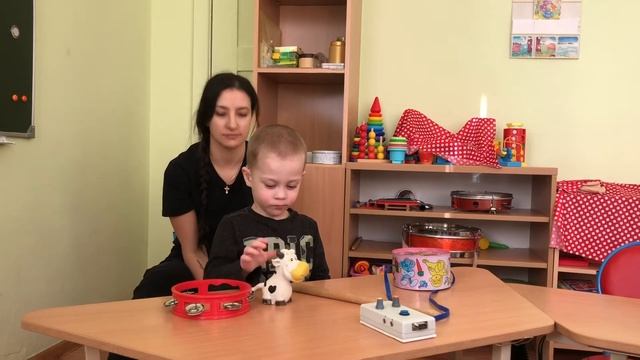 Ребёнок с глухотой различает неречевые звуки смотреть онлайн