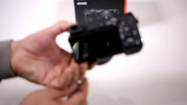 SONY ALPHA A6300 TUTORIAL | Can I Tilt The Screen for Selfies? смотреть онлайн