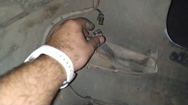 Cambiamos todos las luces de interior y matricula del Fiat Punto смотреть онлайн