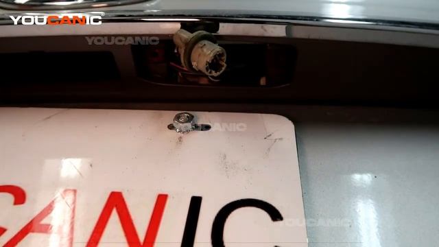 2011-2013 Hyundai Sonata Hybrid - License Plate Light Bulb Replacement смотреть онлайн