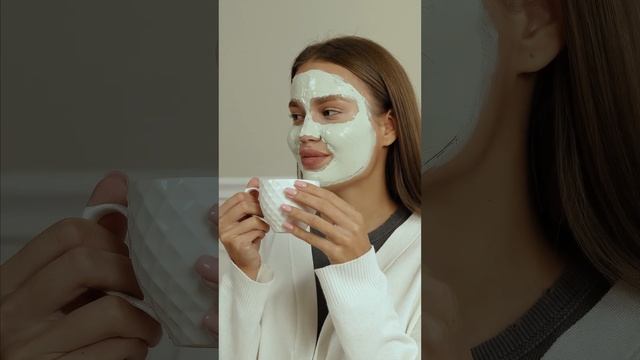 15 минут с маской на лице нужно провести с пользой! ? Идеями делимся в видео ? #shorts