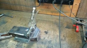 Тиски из швеллера своими руками.