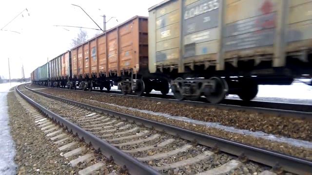 Электровоз ВЛ10-1733 с грузовым составом смотреть онлайн