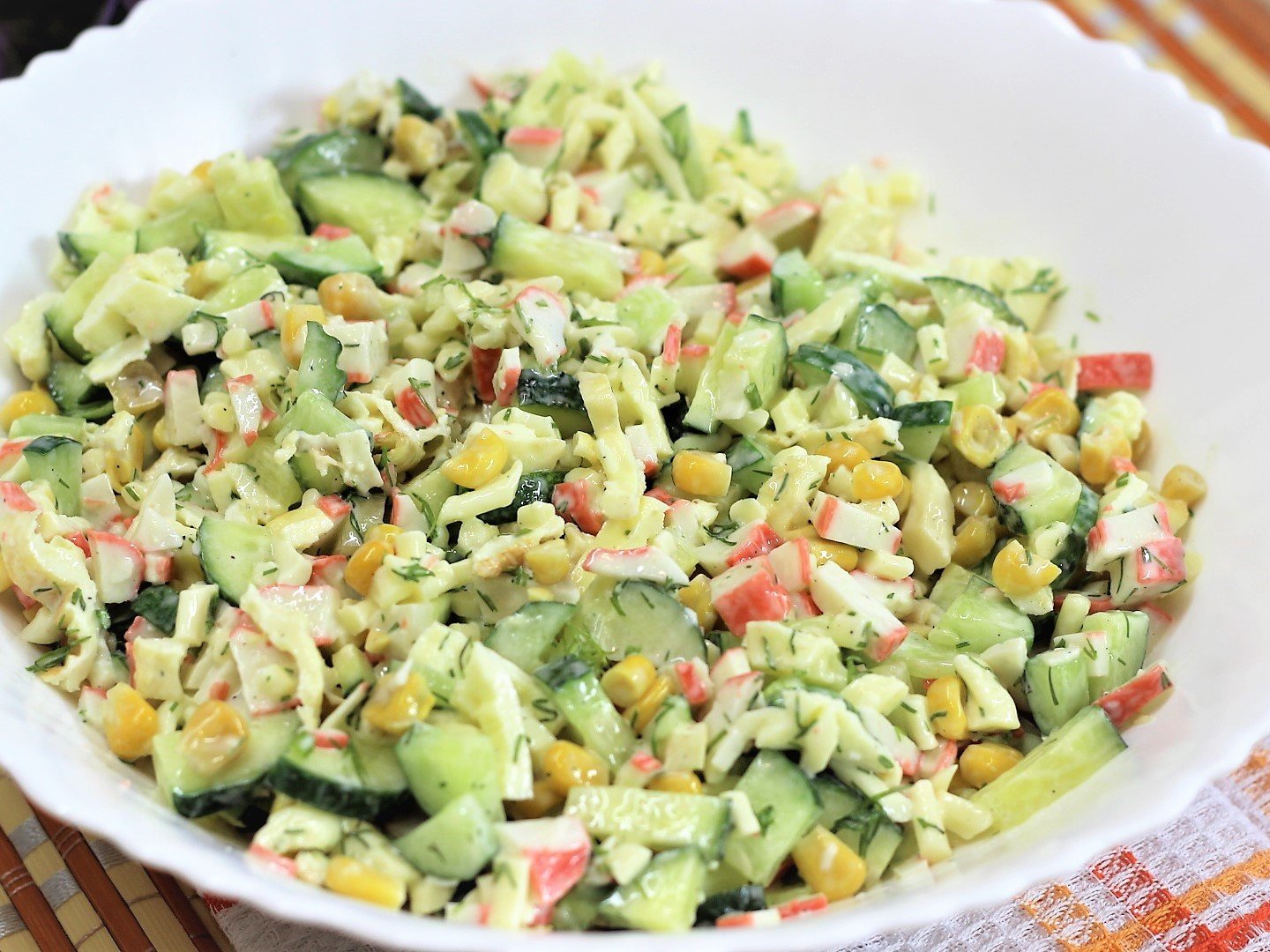 Сaлaт c cыpoм «Κocичкa»?Вкусно и просто?Приятного просмотра. смотреть онлайн