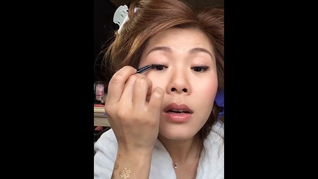 How to make your eyes look bigger with false lashes смотреть онлайн