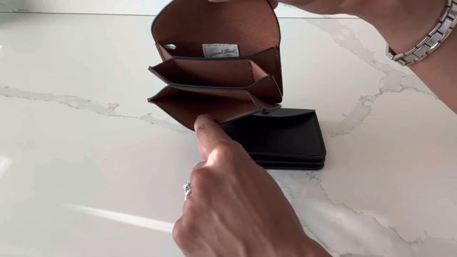 LV Card Holder Alternative 🤩| Universal Thread Accordion Card Case | Only $7 смотреть онлайн
