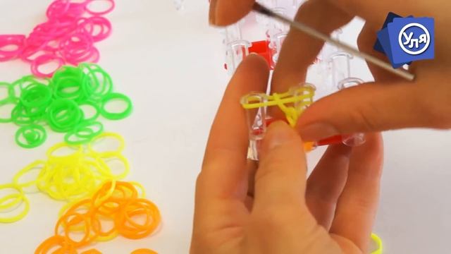 Браслет из резинок Бабочки // Плетение из резинок на станке смотреть онлайн