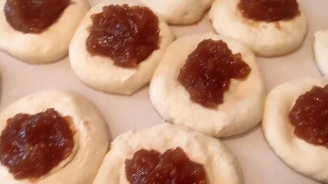 Жареные пирожки с яблочным повидлом смотреть онлайн