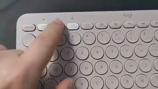 Logitech K380 Clavier sans Fil Multi Dispositifs, Super clavier Très compact Bluetooth Connexion смотреть онлайн