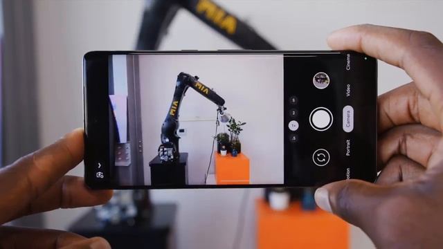 Google Pixel 7 & Pixel 7 Pro Review - Better and Better смотреть онлайн