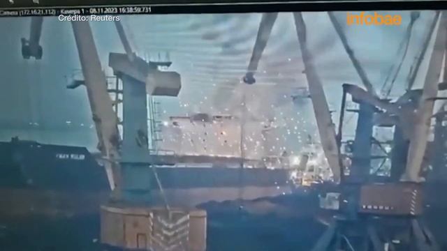 Момент прилёта ракеты Х-31П в сухогруз в Одесском порту смотреть онлайн