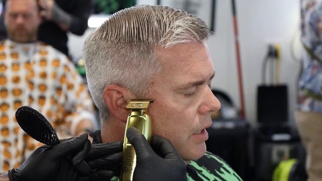 ? Clipper Over Comb Tips for a Beginner Barber смотреть онлайн