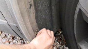 Шкода Кодиак. Обслуживание. Очистка внутренней полости крыла от листьев