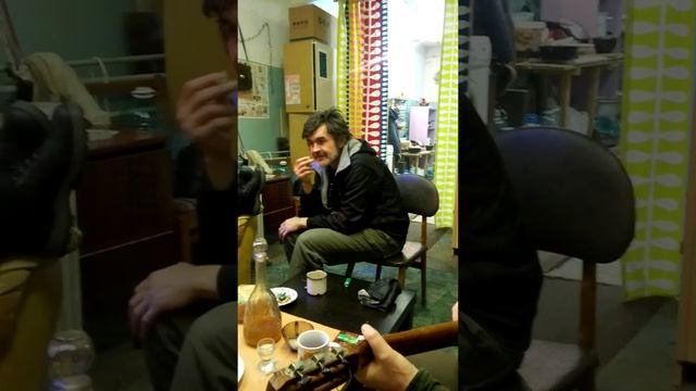 Песня в Ухе смотреть онлайн