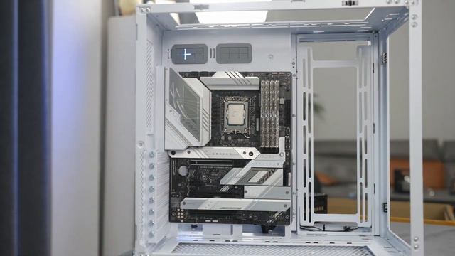 颜值担当包豪斯EVO纯白装机欣赏，I9-13900KF+RTX4090白猛禽。 смотреть онлайн