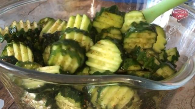 Улётная закуска из огурцов! Их всегда мало... Огурцы по-польски.. смотреть онлайн