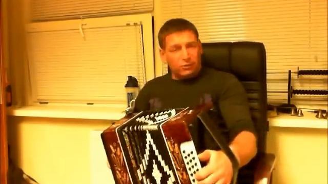 При лужке играет Олег Мелешкин смотреть онлайн